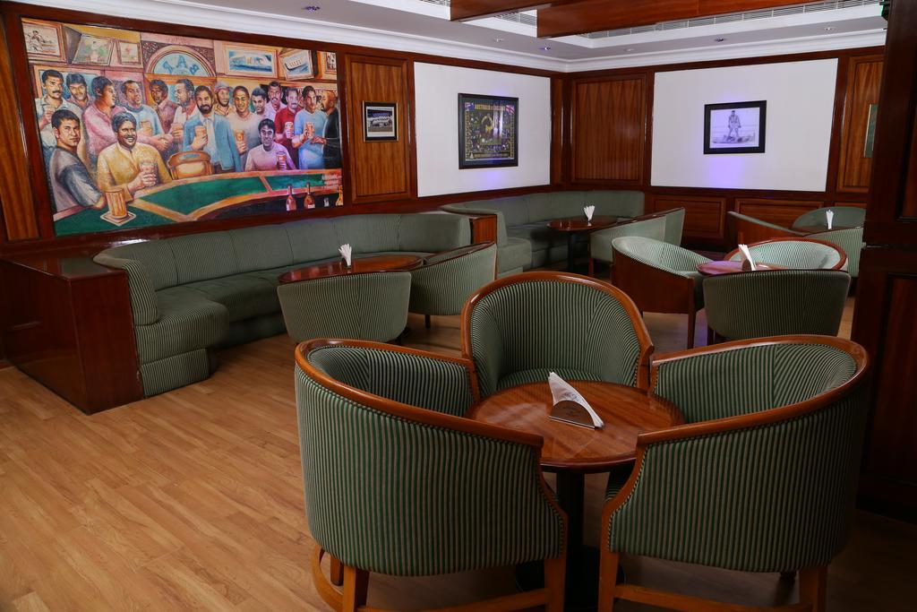 Gokulam Park Hotel&Convention Centre Kochi Buitenkant foto