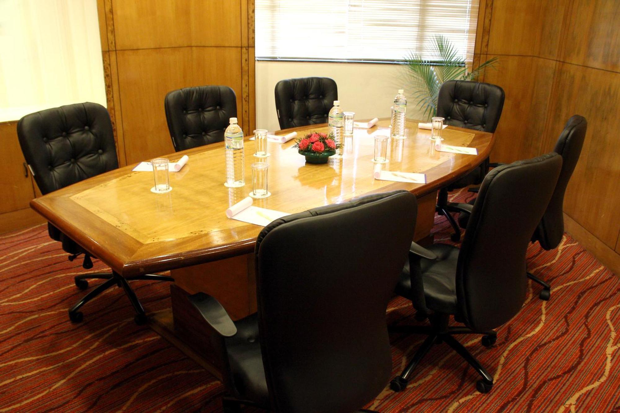 Gokulam Park Hotel&Convention Centre Kochi Buitenkant foto